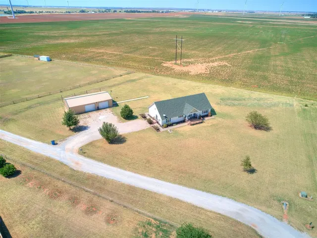 Photo 2 — 1476 County Road 1188, Tuttle, OK 73089