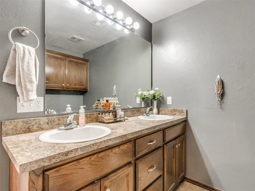 Photo 19 — 1476 County Road 1188, Tuttle, OK 73089
