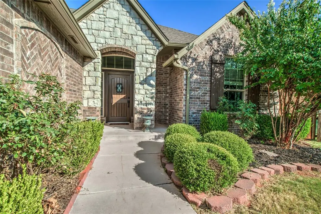 Photo 2 — 15100 Homecoming Drive, Edmond, OK 73013