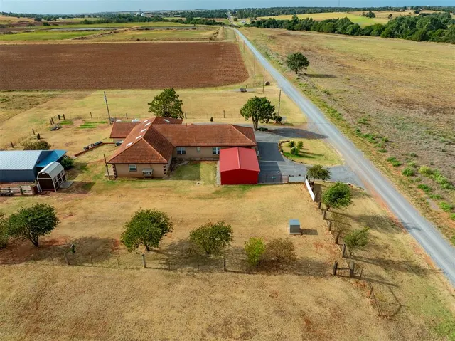 Photo 7 — 16115 County Street 2610, Binger, OK 73009