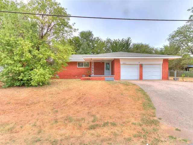 Photo 2 — 14957 Gilbert Street, Choctaw, OK 73020