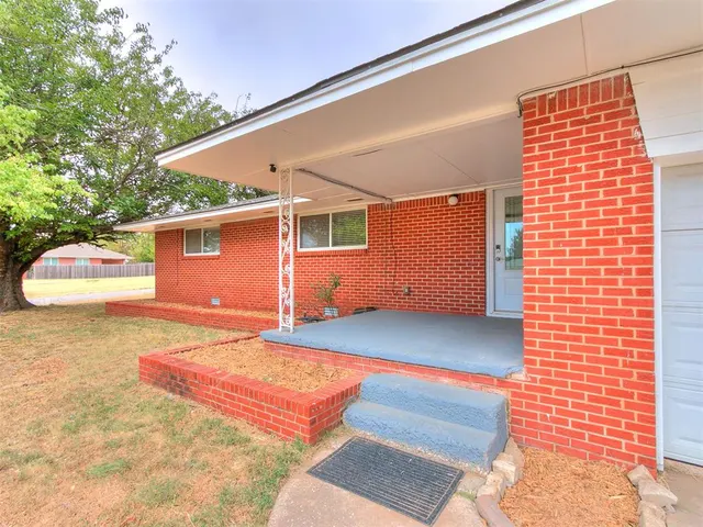 Photo 6 — 14957 Gilbert Street, Choctaw, OK 73020