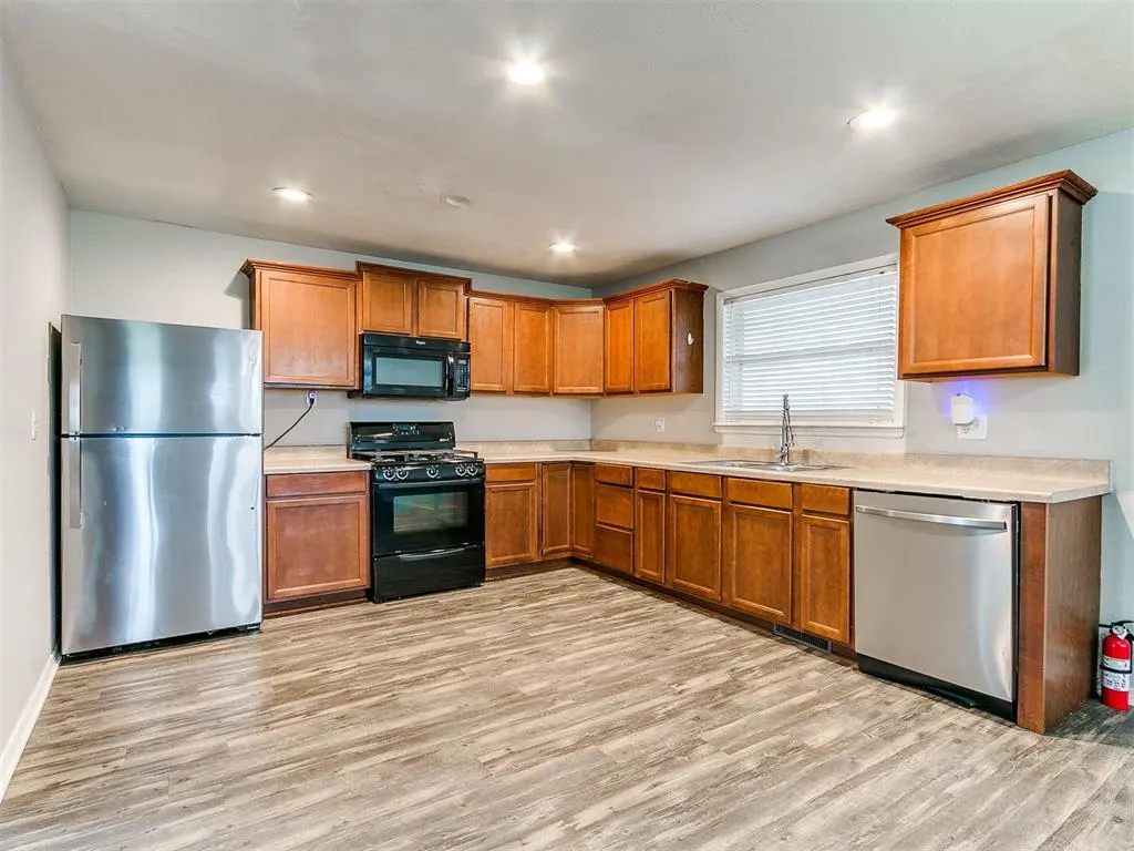 Photo 14 — 14957 Gilbert Street, Choctaw, OK 73020