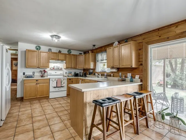 Photo 5 — 10100 Liberty Oak Drive, Oklahoma City, OK 73165