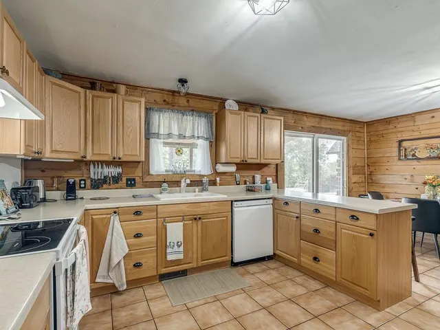 Photo 6 — 10100 Liberty Oak Drive, Oklahoma City, OK 73165