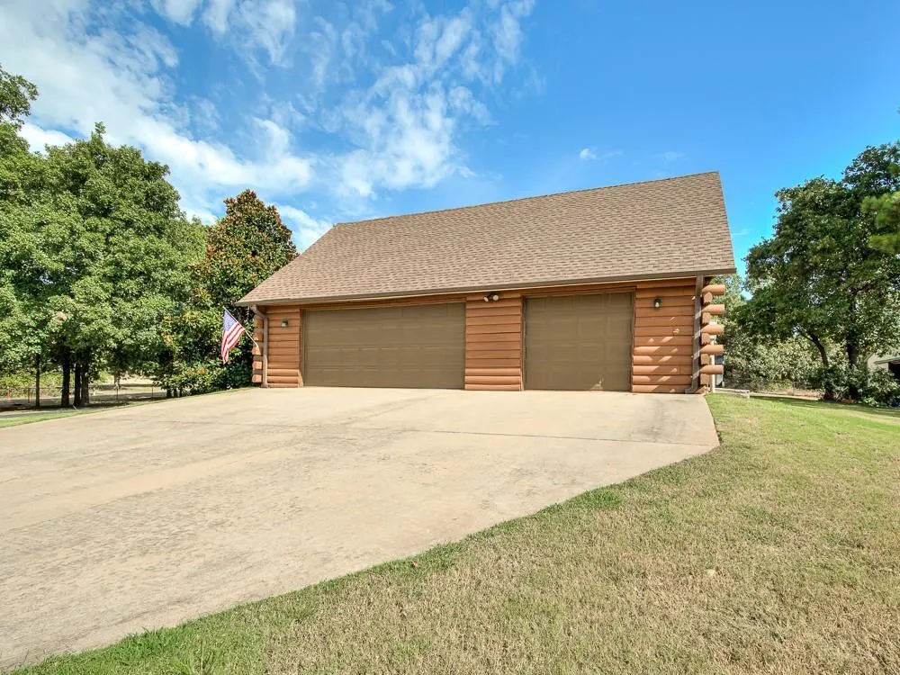 Photo 29 — 10100 Liberty Oak Drive, Oklahoma City, OK 73165
