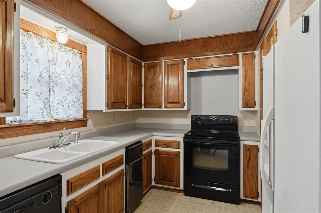 Photo 16 — 408 SE 3rd Street, Lexington, OK 73051