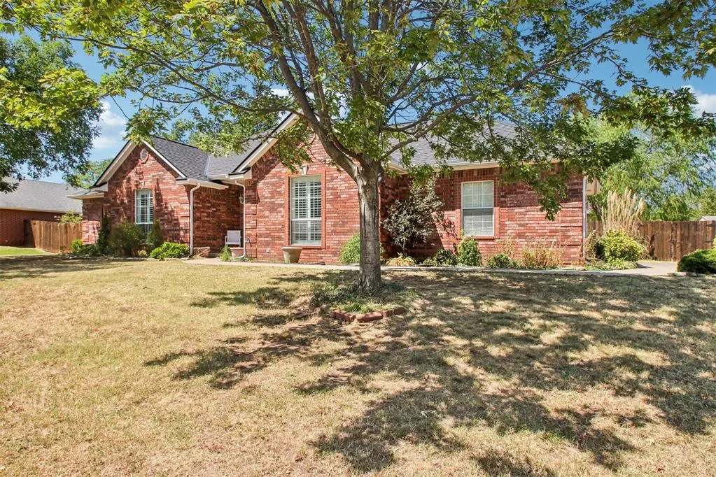 Front exterior — 504 Pool Lane, Shawnee, OK 74801