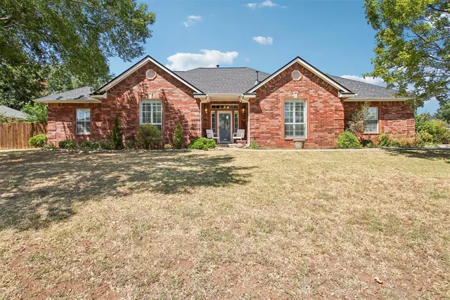 Photo 2 — 504 Pool Lane, Shawnee, OK 74801