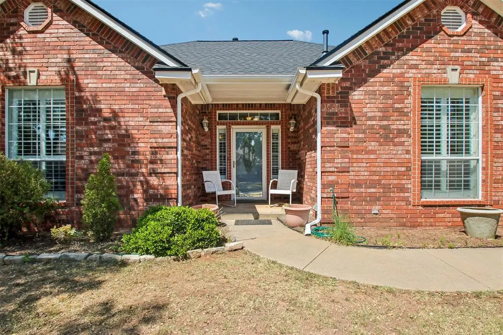 Photo 5 — 504 Pool Lane, Shawnee, OK 74801