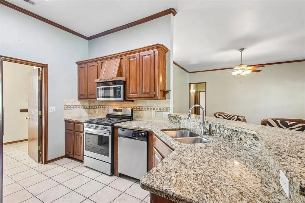 Photo 14 — 504 Pool Lane, Shawnee, OK 74801
