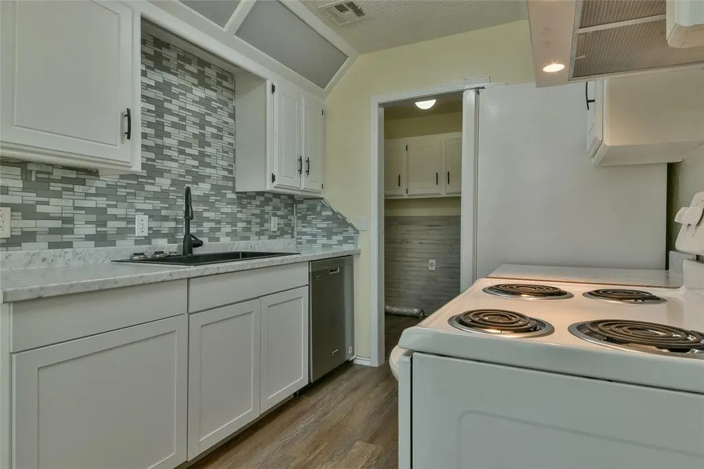 Photo 9 — 252 W Maple Branch Way, Mustang, OK 73064