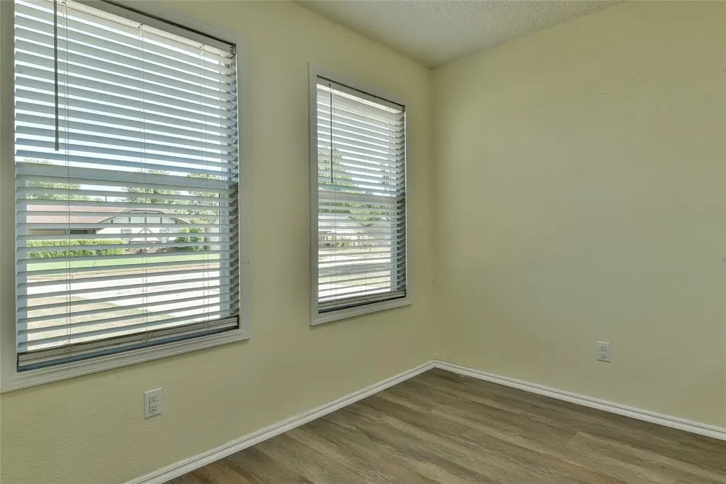 Photo 10 — 252 W Maple Branch Way, Mustang, OK 73064