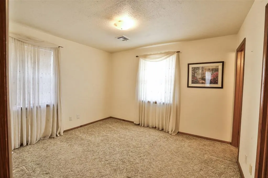Photo 7 — 1449 SW 61st Street, Oklahoma City, OK 73159