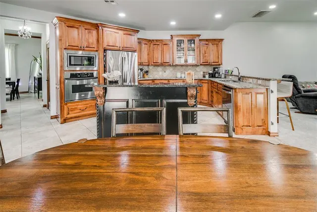 Photo 2 — 5832 Havenshire Lane, Edmond, OK 73034