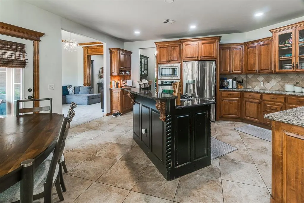 Photo 3 — 5832 Havenshire Lane, Edmond, OK 73034