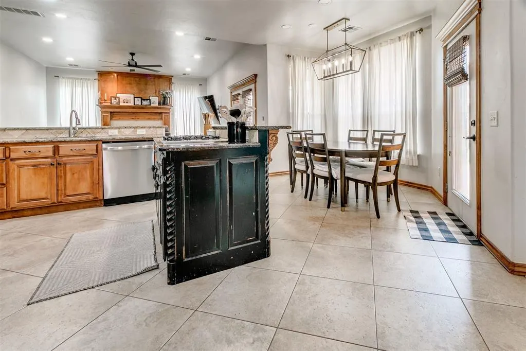 Photo 16 — 5832 Havenshire Lane, Edmond, OK 73034