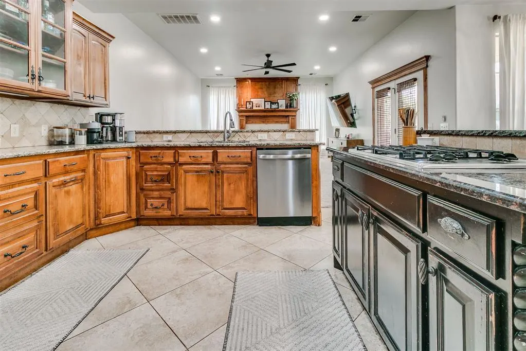 Photo 19 — 5832 Havenshire Lane, Edmond, OK 73034