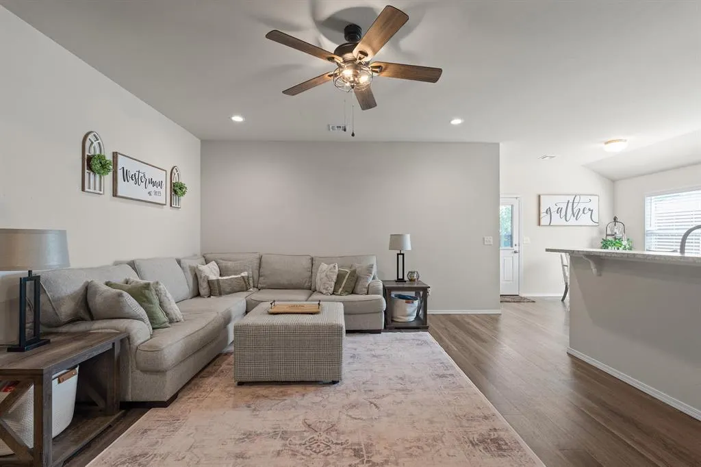 Photo 5 — 1316 Dustin Drive, Edmond, OK 73003