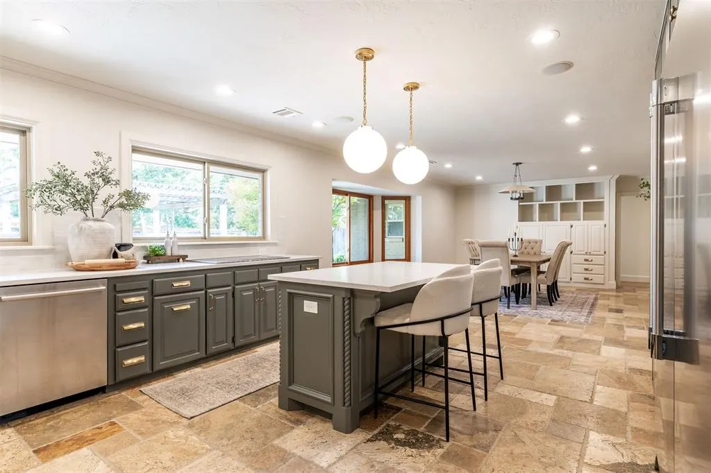 Photo 11 — 1807 Dorchester Drive, Nichols Hills, OK 73120