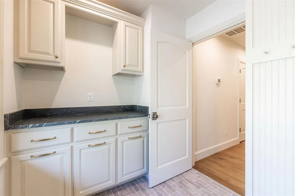 Photo 24 — 1807 Dorchester Drive, Nichols Hills, OK 73120