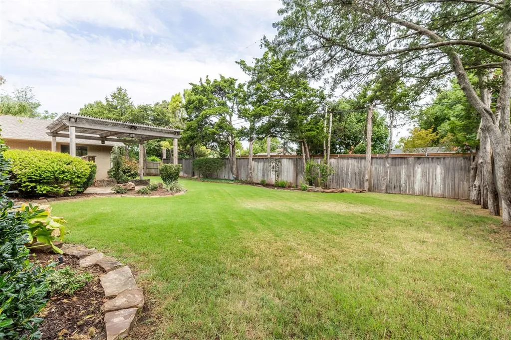 Photo 33 — 1807 Dorchester Drive, Nichols Hills, OK 73120