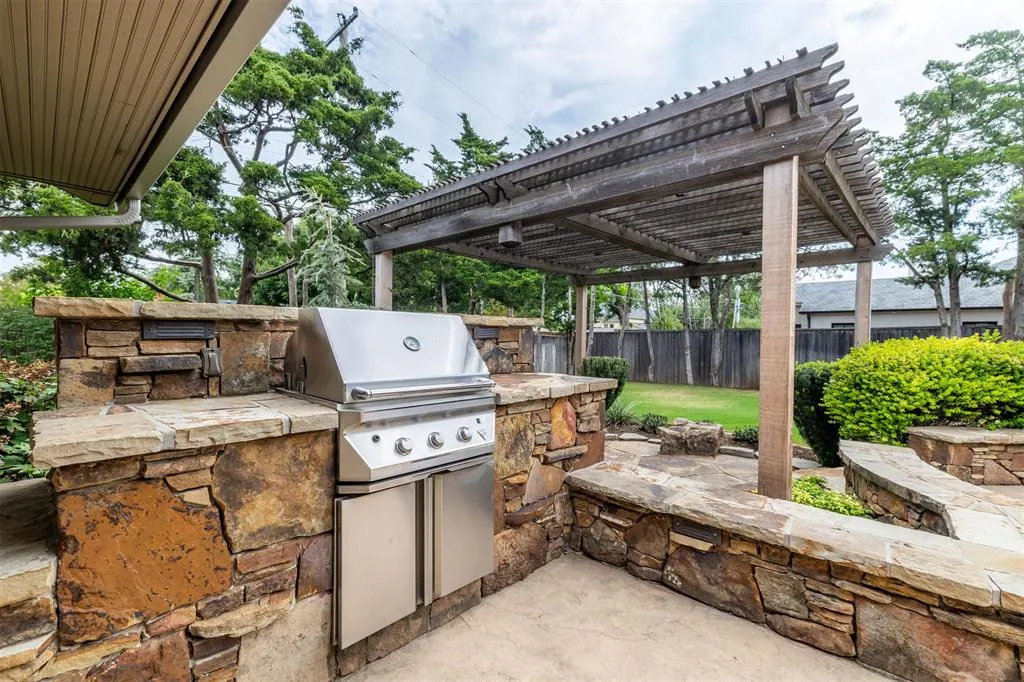 Photo 35 — 1807 Dorchester Drive, Nichols Hills, OK 73120