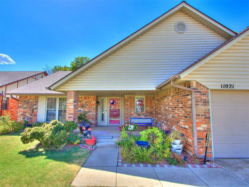 Photo 2 — 11021 Davis Street, Oklahoma City, OK 73162