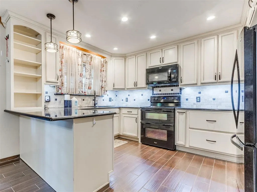 Photo 18 — 11021 Davis Street, Oklahoma City, OK 73162