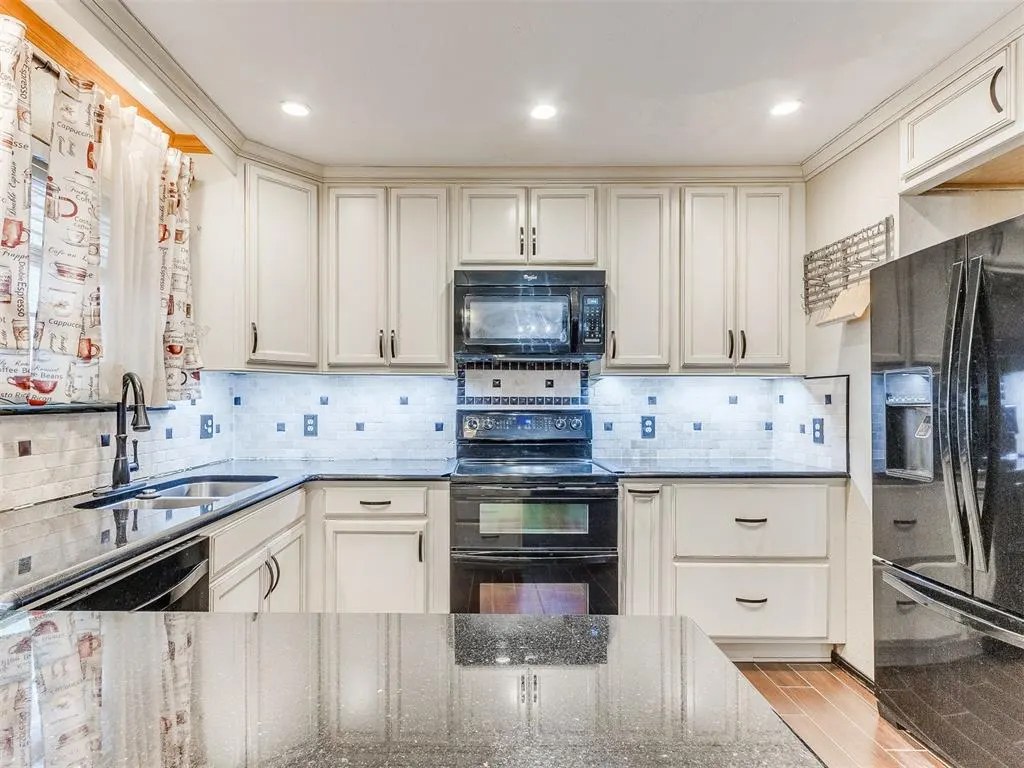 Photo 20 — 11021 Davis Street, Oklahoma City, OK 73162