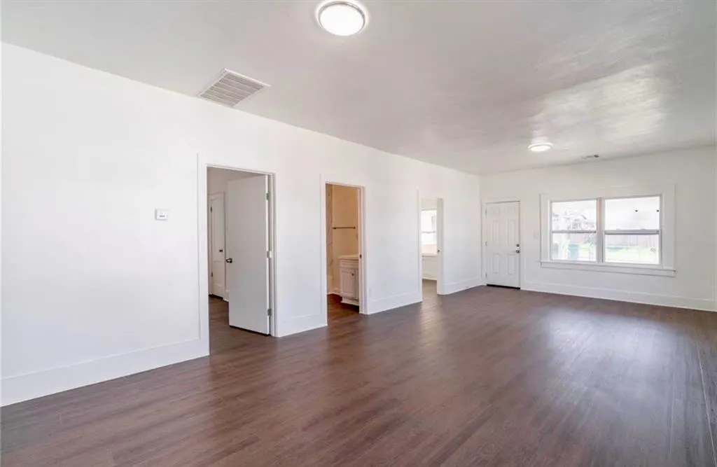 Photo 7 — 329 SE 25th Street, Oklahoma City, OK 73129