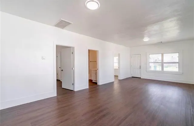 Photo 7 — 329 SE 25th Street, Oklahoma City, OK 73129