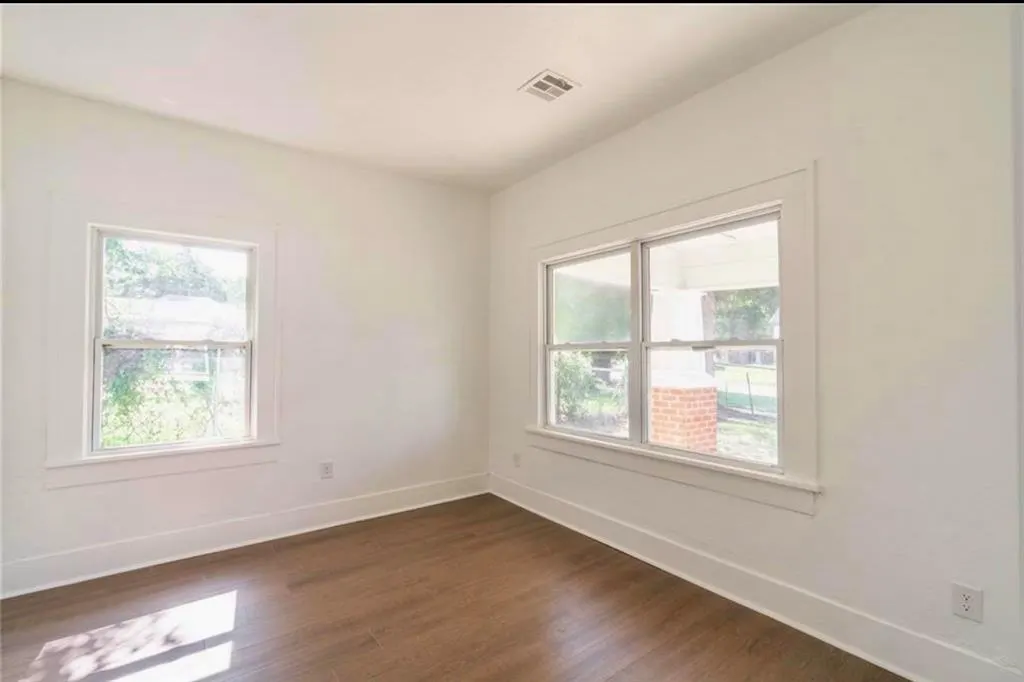 Photo 11 — 329 SE 25th Street, Oklahoma City, OK 73129