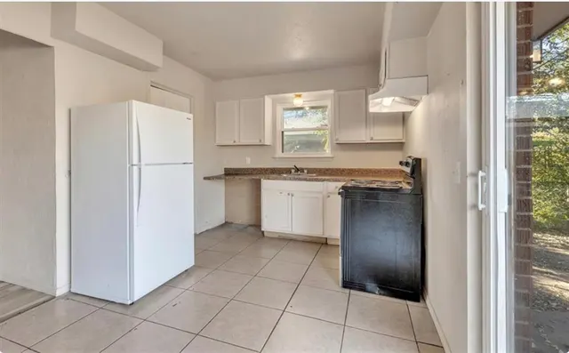 Photo 6 — 717 NE 37th Street, Oklahoma City, OK 73105