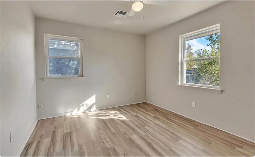 Photo 8 — 717 NE 37th Street, Oklahoma City, OK 73105