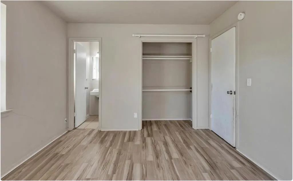 Photo 9 — 717 NE 37th Street, Oklahoma City, OK 73105