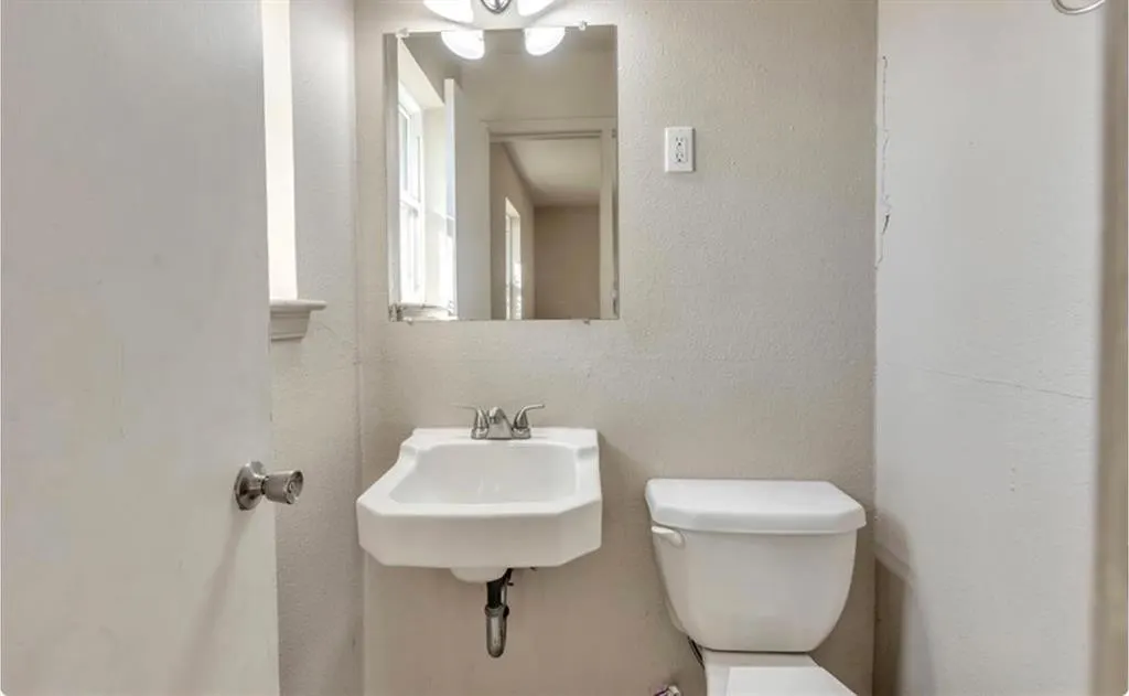 Photo 10 — 717 NE 37th Street, Oklahoma City, OK 73105