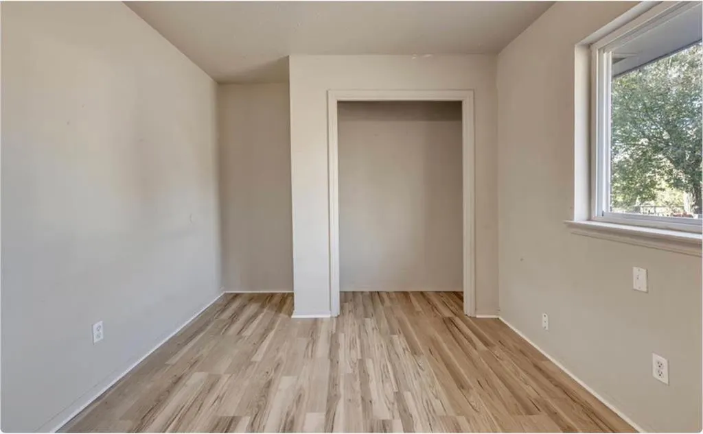 Photo 12 — 717 NE 37th Street, Oklahoma City, OK 73105