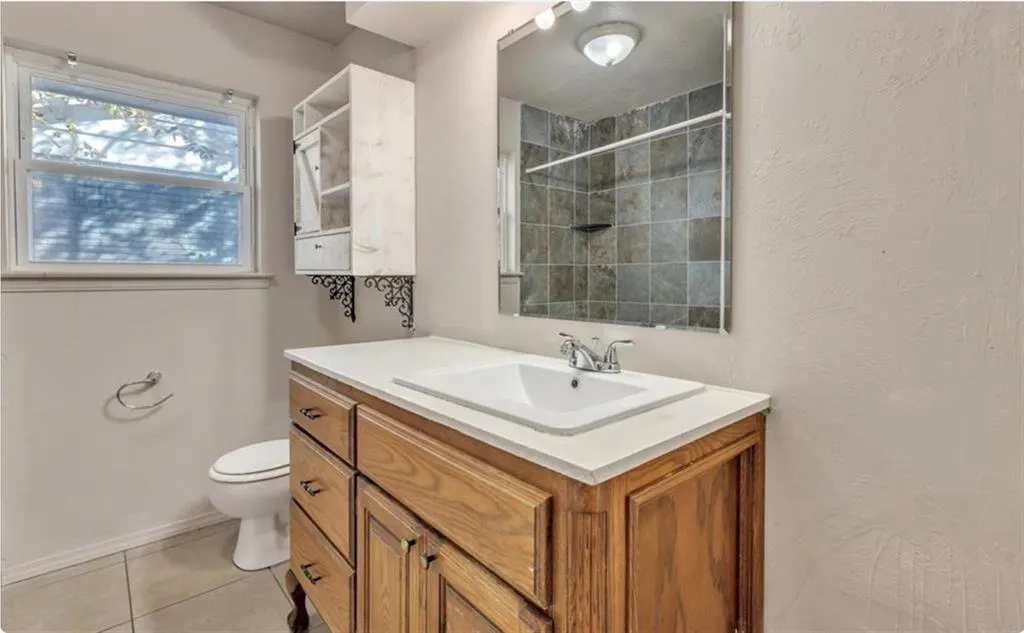 Photo 13 — 717 NE 37th Street, Oklahoma City, OK 73105