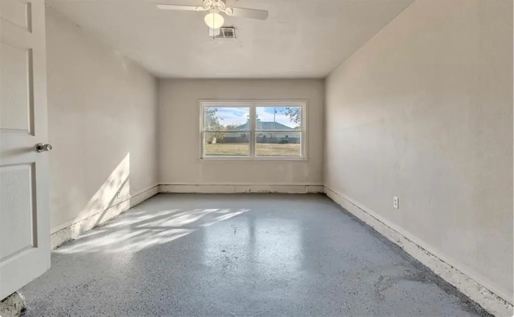 Photo 16 — 717 NE 37th Street, Oklahoma City, OK 73105