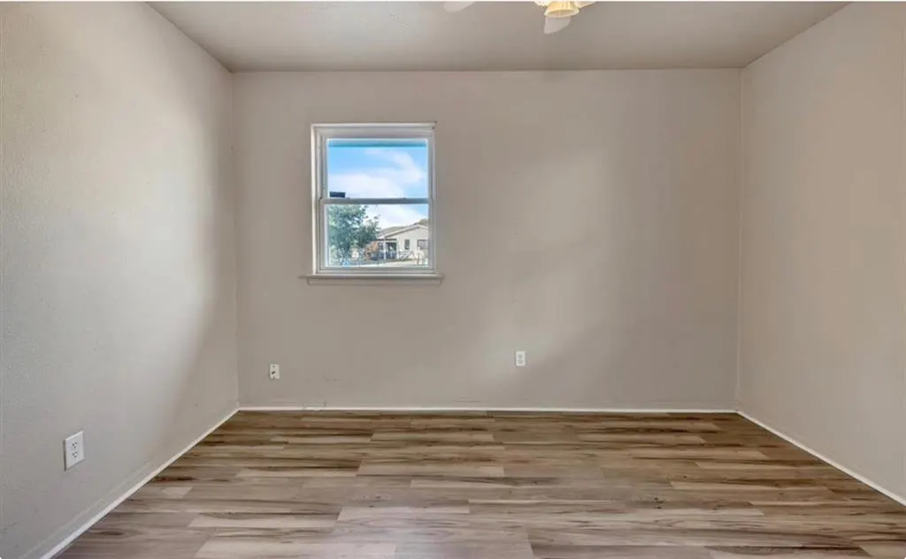 Photo 18 — 717 NE 37th Street, Oklahoma City, OK 73105