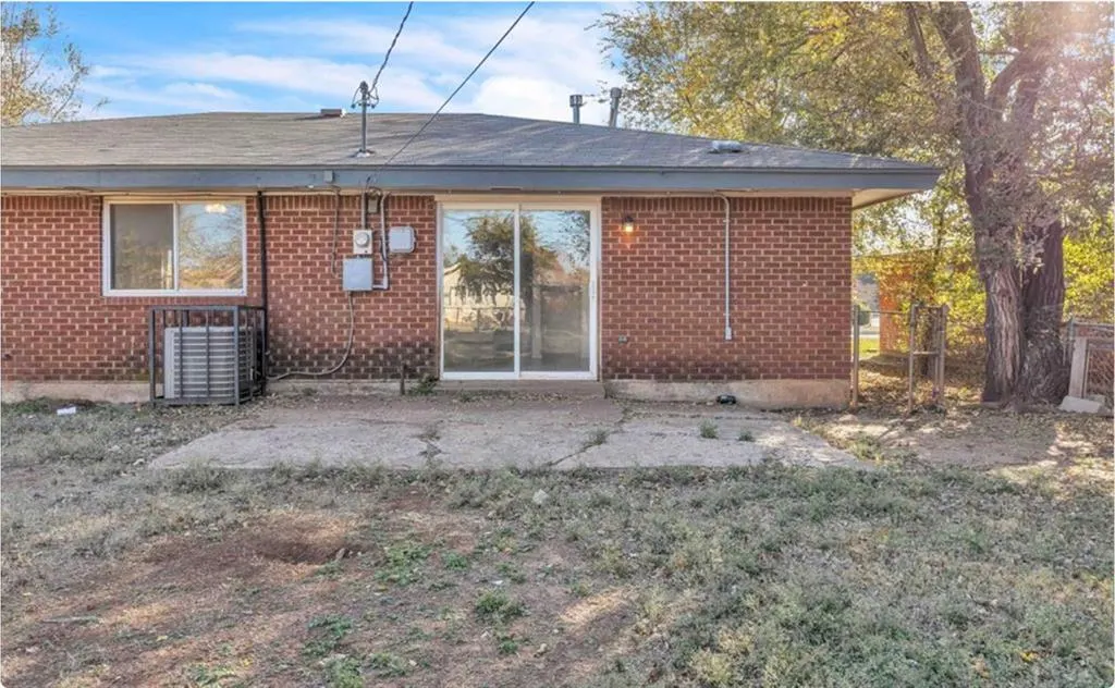 Photo 19 — 717 NE 37th Street, Oklahoma City, OK 73105