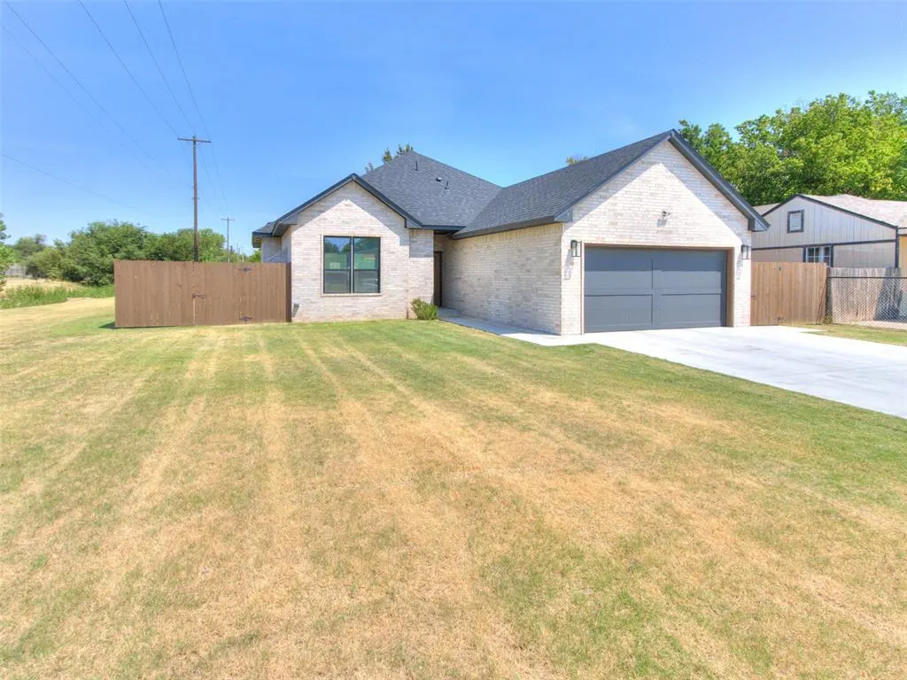 Photo 2 — 1245 SW 17th Street, Oklahoma City, OK 73108