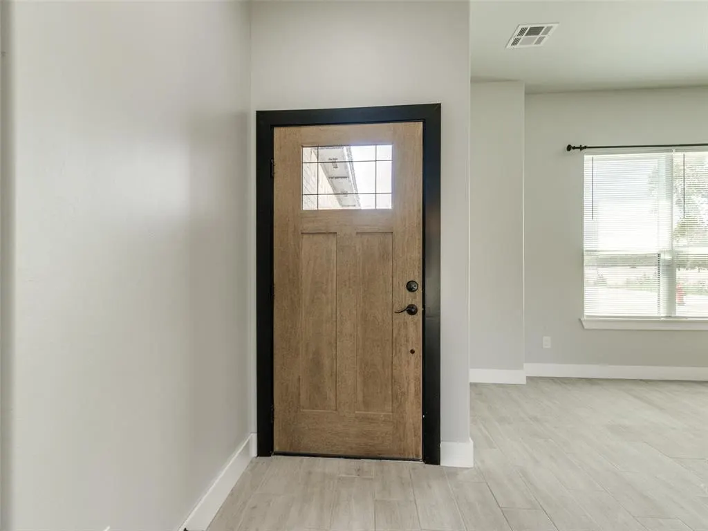 Photo 3 — 1245 SW 17th Street, Oklahoma City, OK 73108