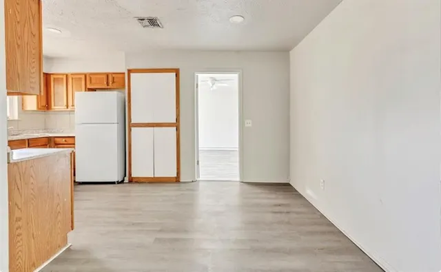 Photo 6 — 713 NE 37th Street, Oklahoma City, OK 73105