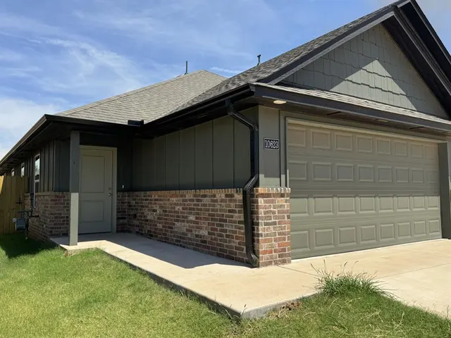 Photo 2 — 10623 SW 17th Terrace, Yukon, OK 73099