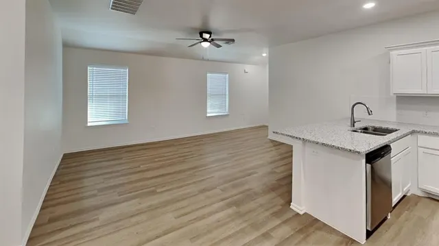 Photo 8 — 10623 SW 17th Terrace, Yukon, OK 73099