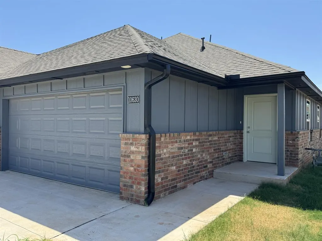 Photo 2 — 10630 SW 16th Terrace, Yukon, OK 73099