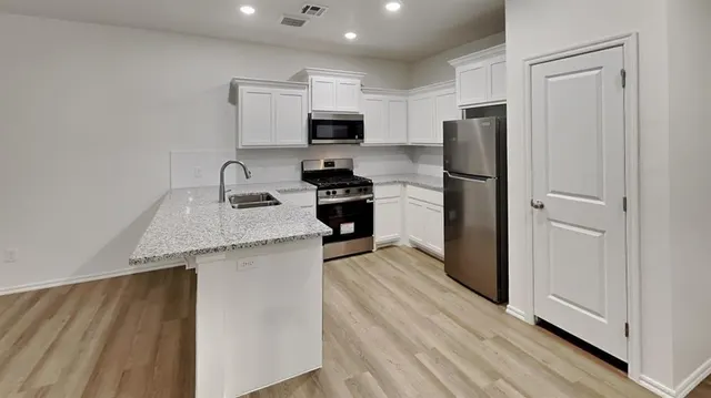 Photo 6 — 10630 SW 16th Terrace, Yukon, OK 73099