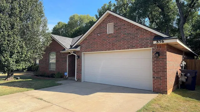 Photo 3 — 856 Shady Creek Lane, Yukon, OK 73099